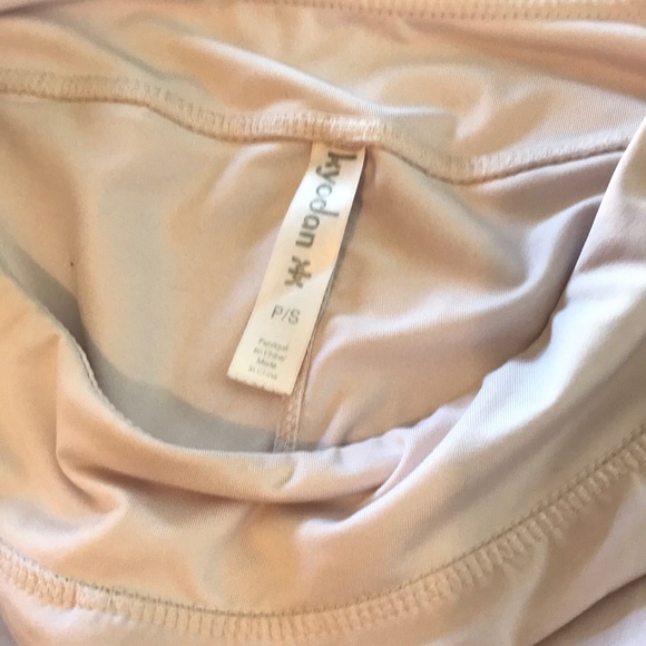 Exercise white tennis skirt - Picture 3 of 4